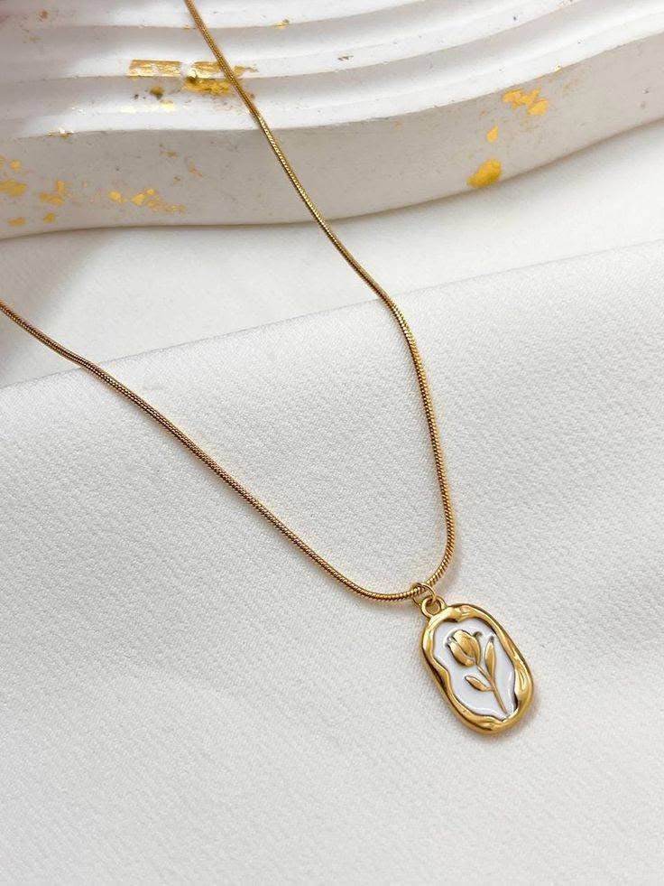 Rose Vintage Necklace